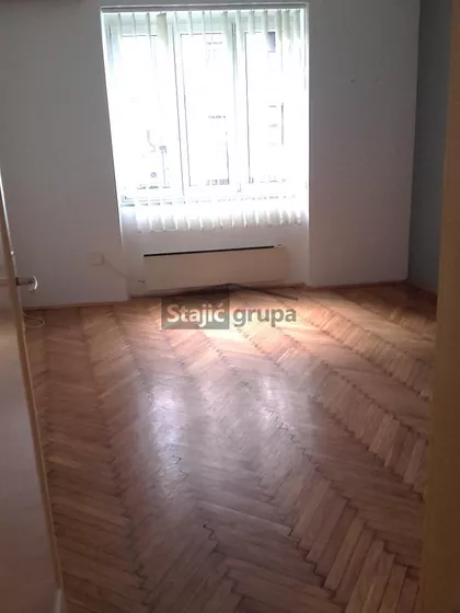 Dečanska | 4zida.rs