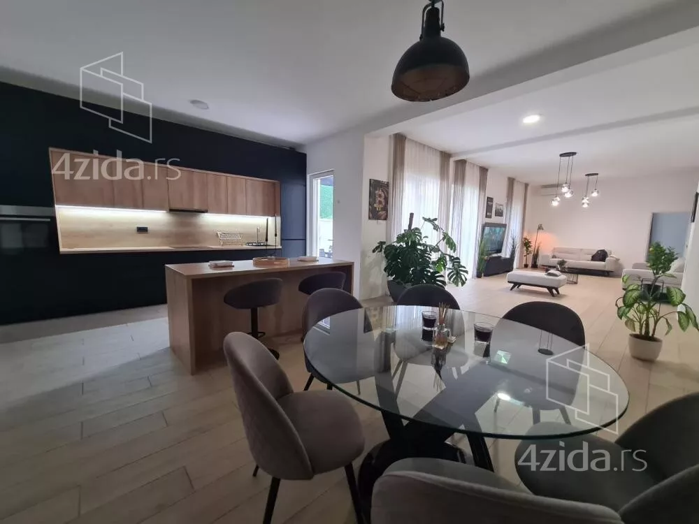 Šestosoban stan | 4zida