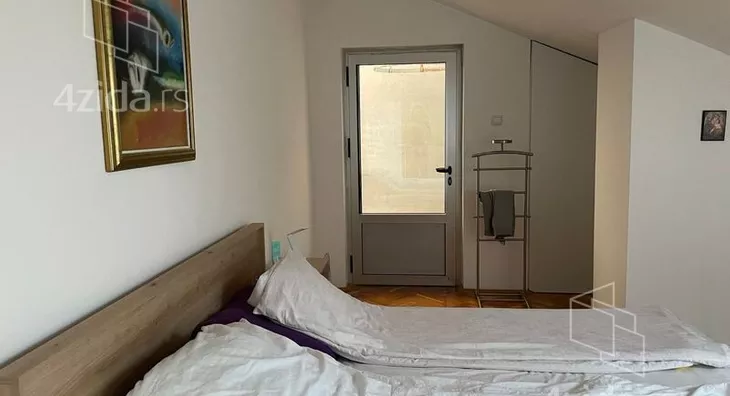 Četvoroiposoban stan | 4zida