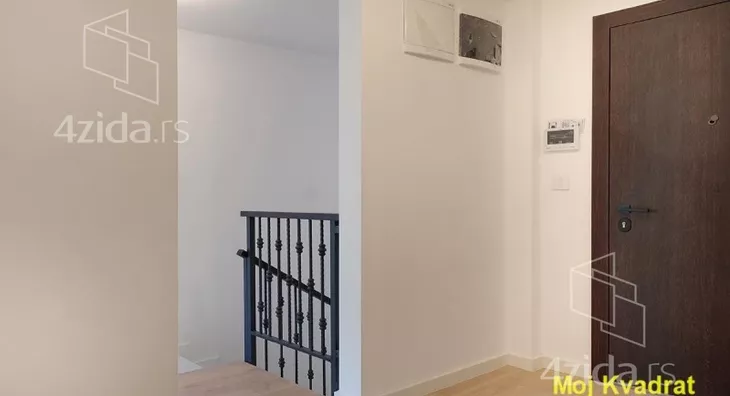 Sedmosoban stan | 4zida