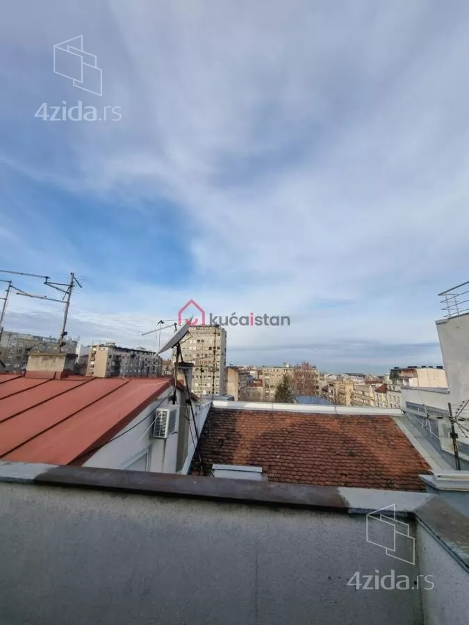 Sedmosoban stan | 4zida