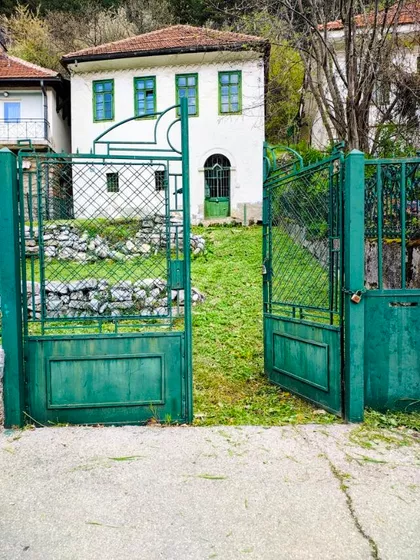 Karađorđeva | 4zida.rs