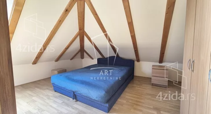 Četvoroiposoban stan | 4zida