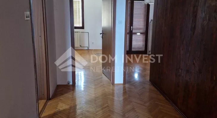 Četvoroiposoban stan | 4zida