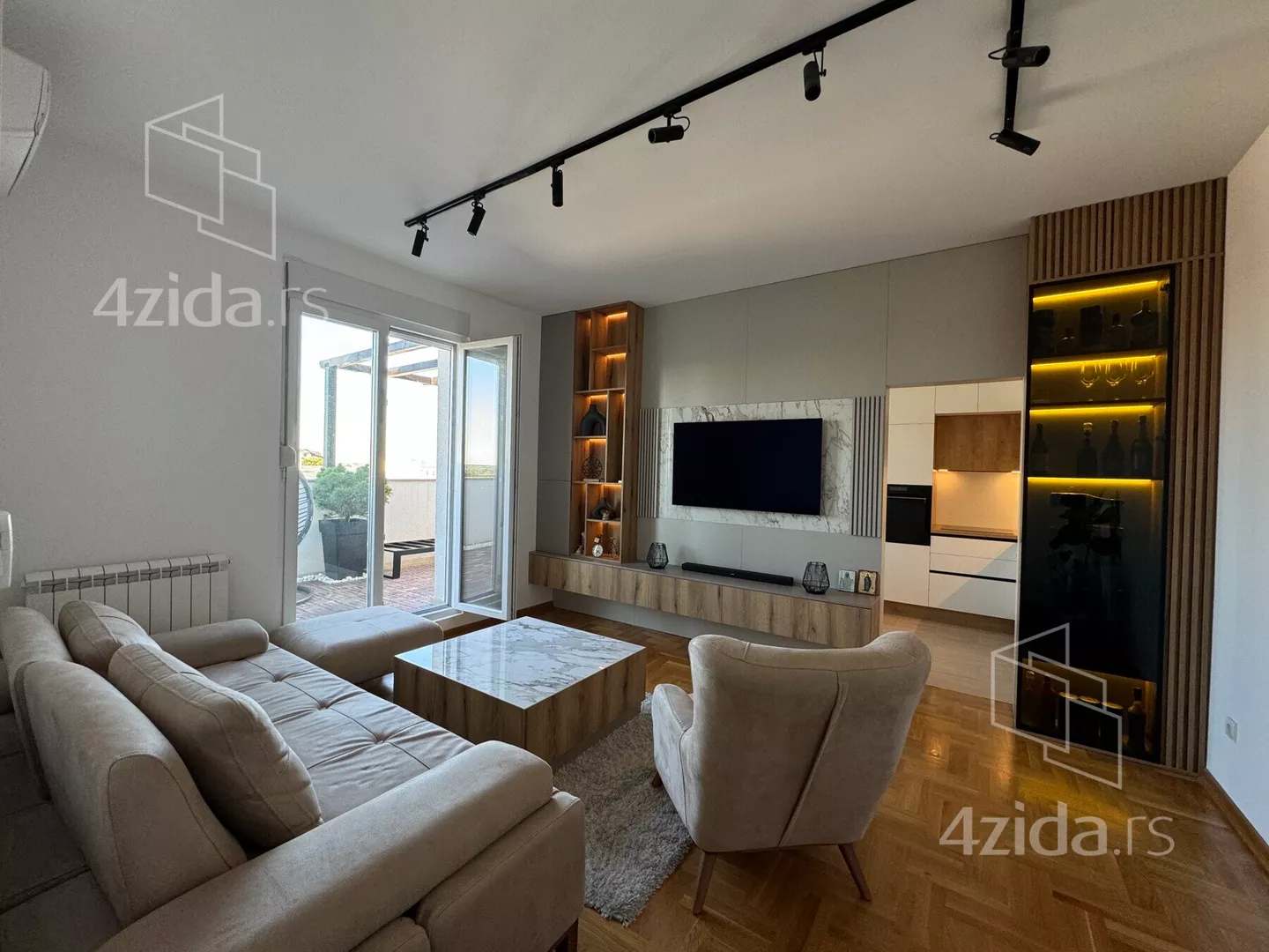 Dvoiposoban stan | 4zida