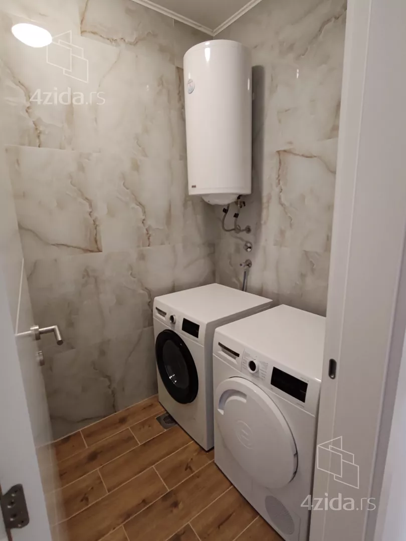 Petosoban stan | 4zida