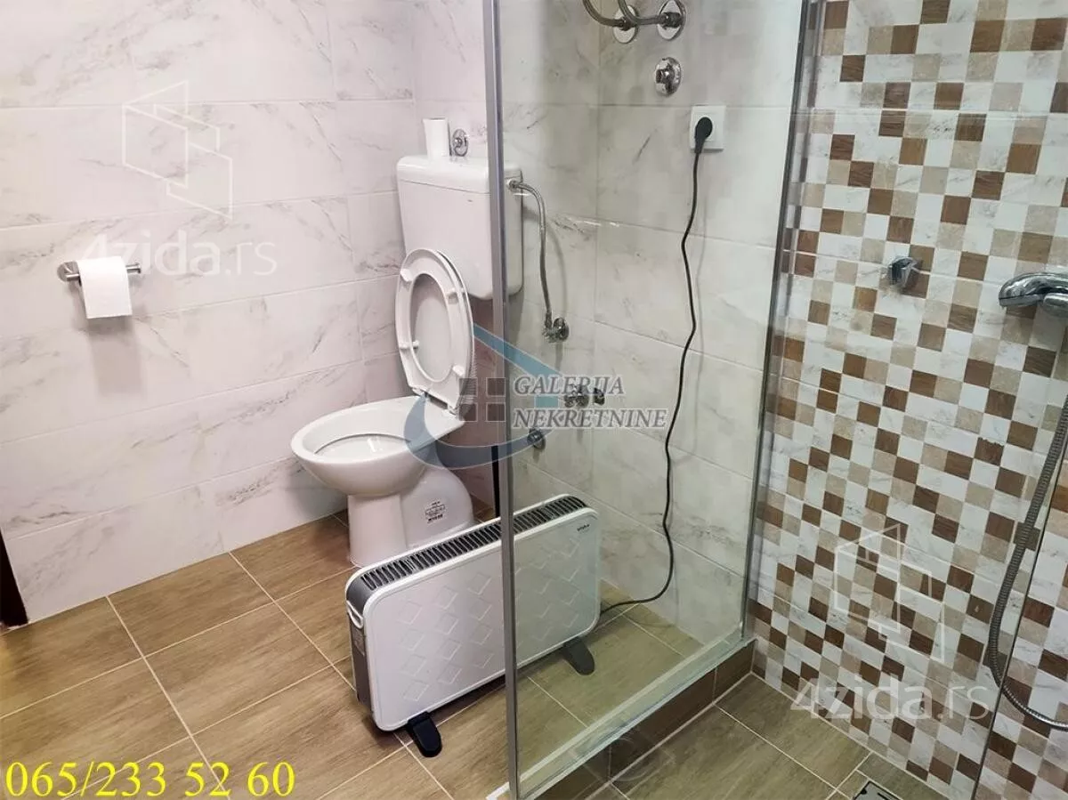 Četvoroiposoban stan | 4zida