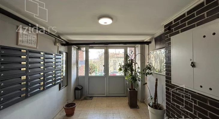 Četvoroiposoban stan | 4zida