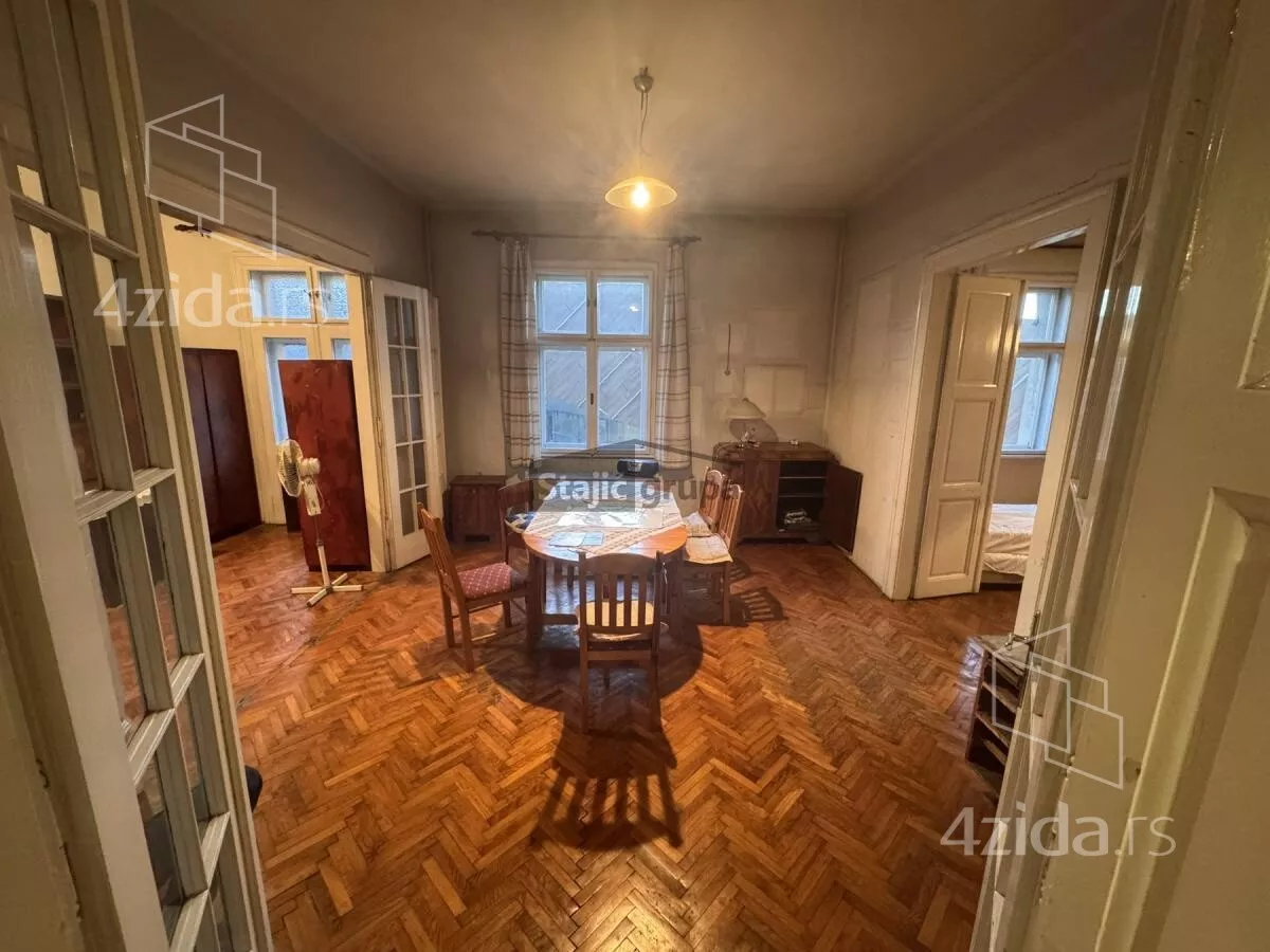 Četvoroiposoban stan | 4zida