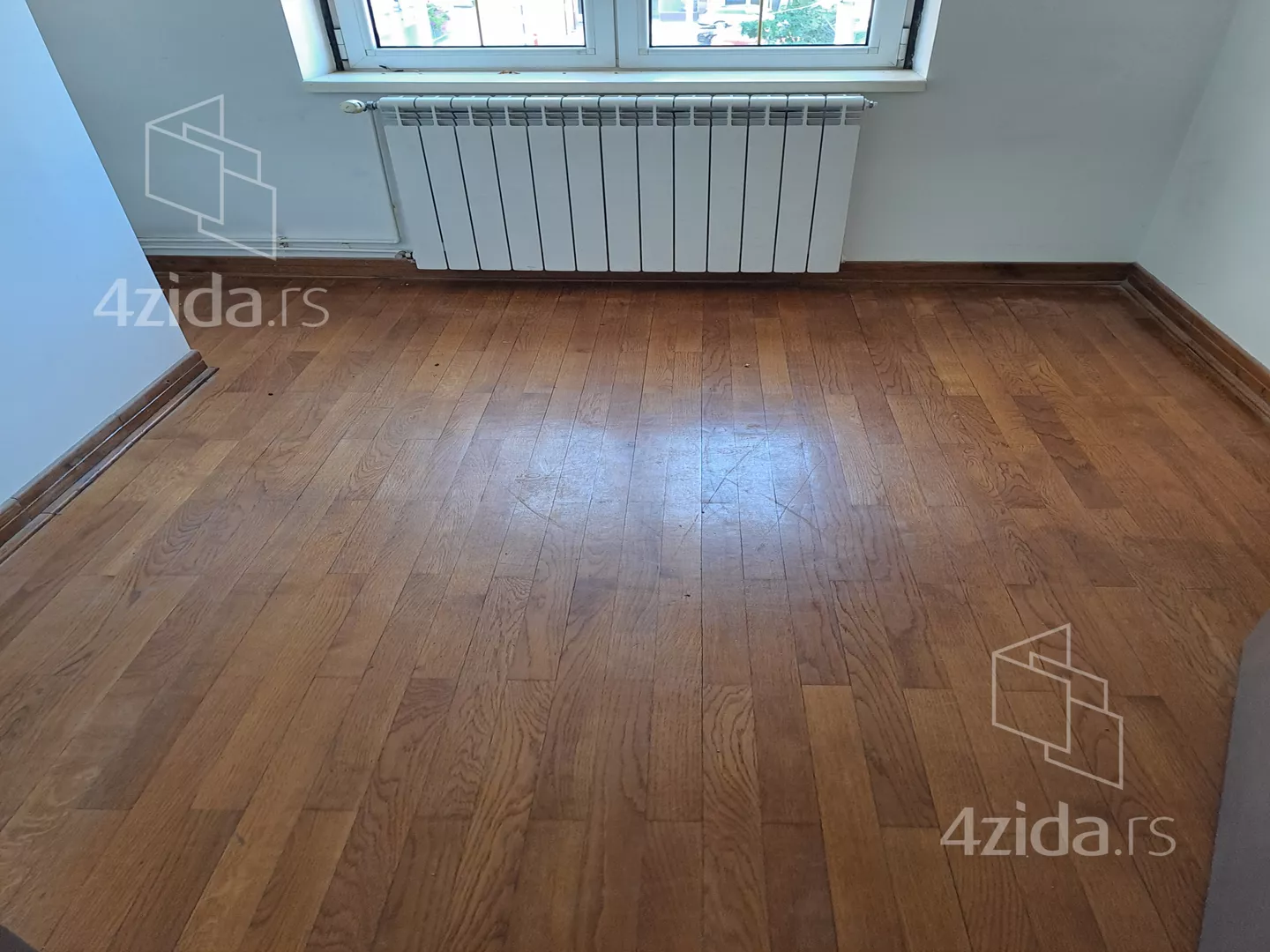 Poslovna zgrada | 4zida