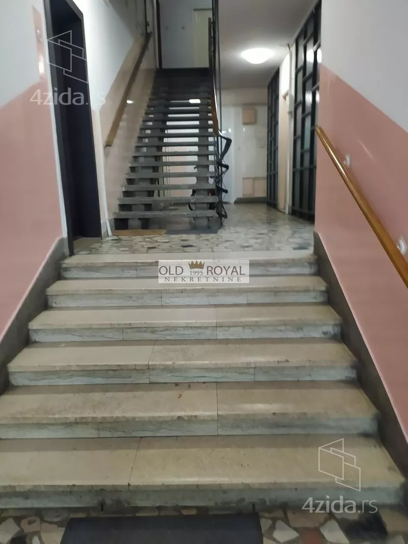 Petosoban stan | 4zida