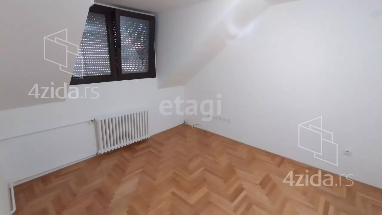 Šestosoban stan | 4zida