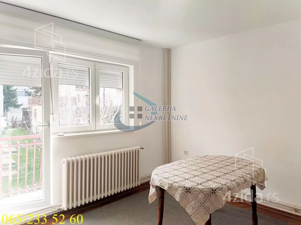 Četvoroiposoban stan | 4zida