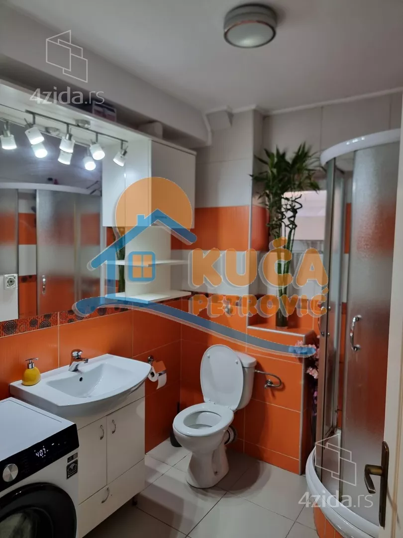 Troiposoban stan | 4zida