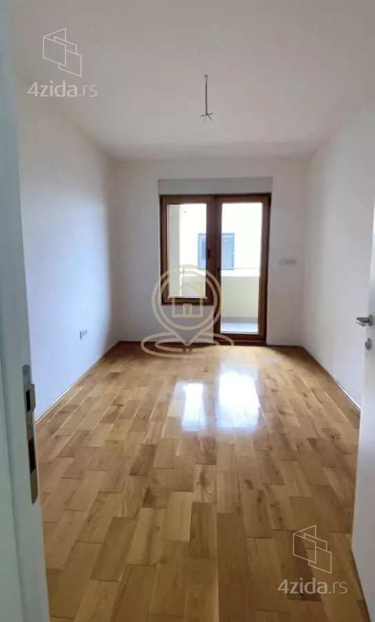 Četvoroiposoban stan | 4zida