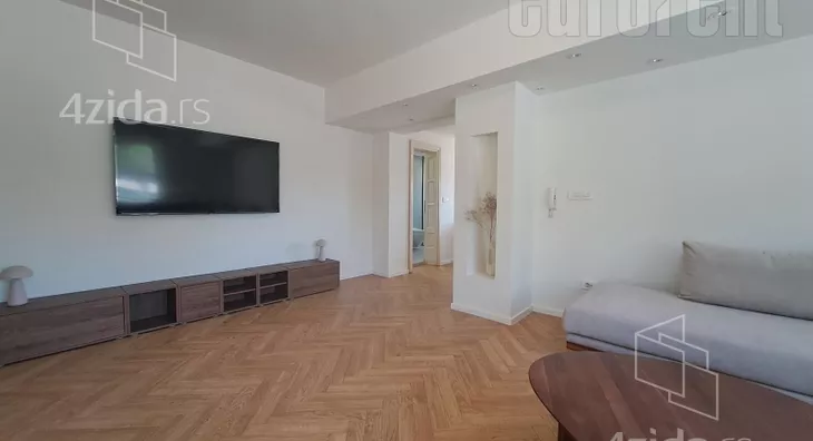 Četvoroiposoban stan | 4zida