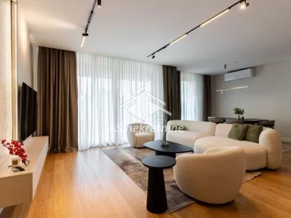 Vukov Spomenik | 4zida.rs