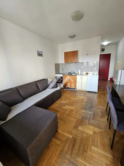 Bulevar Cara Lazara | 4zida.rs