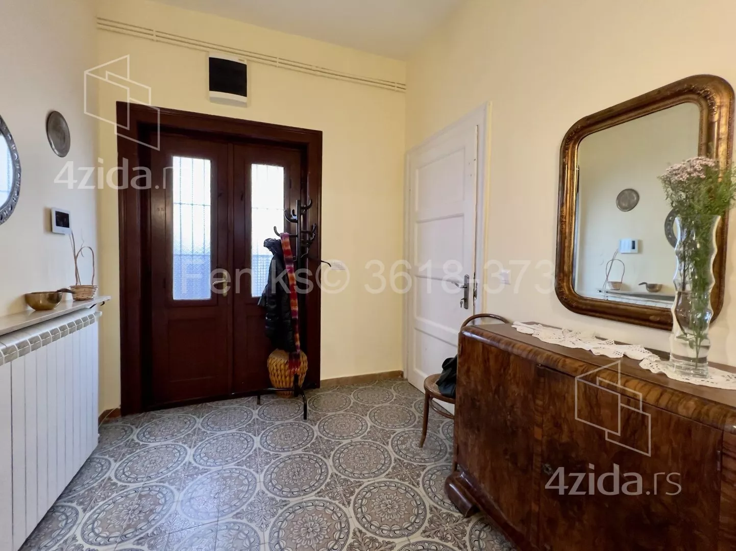 Četvoroiposoban stan | 4zida