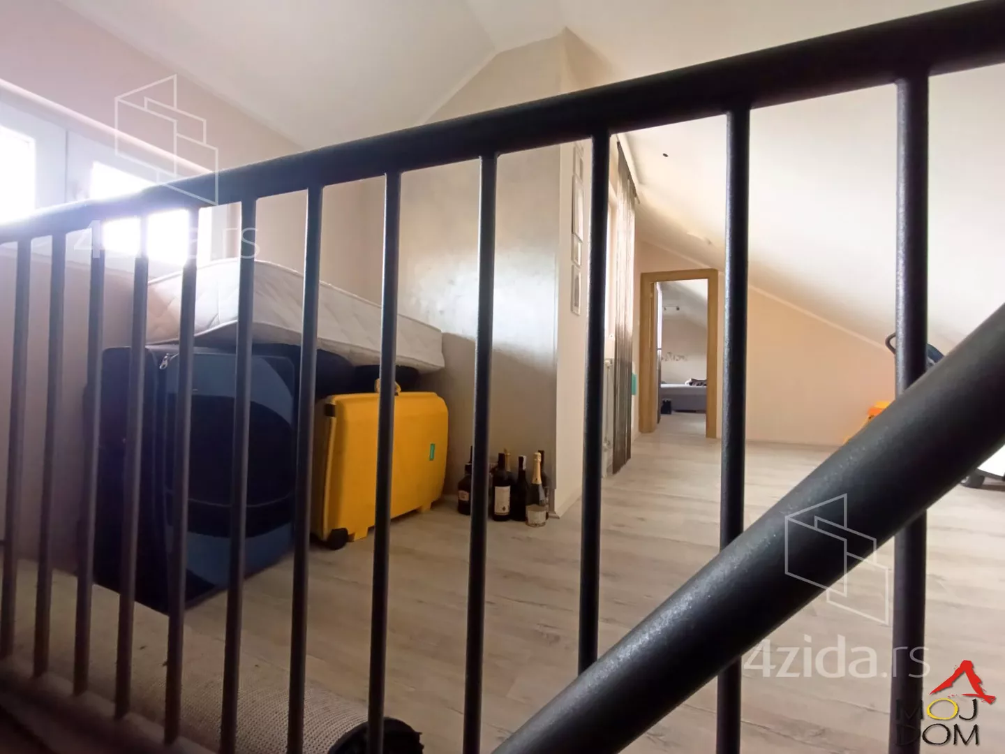 Četvoroiposoban stan | 4zida