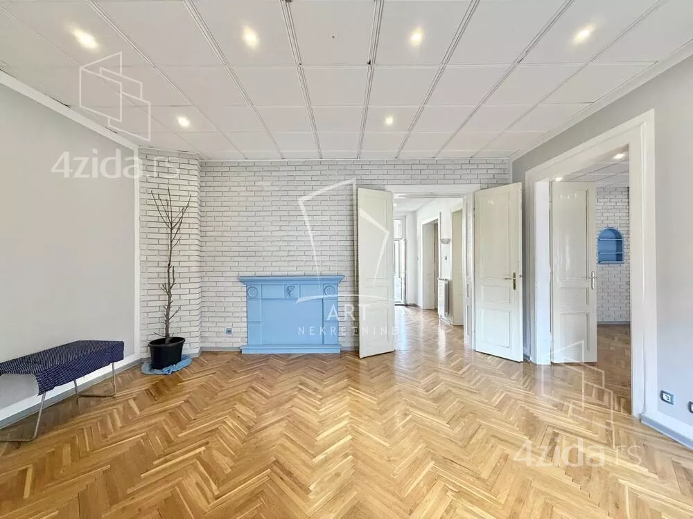 Četvoroiposoban stan | 4zida