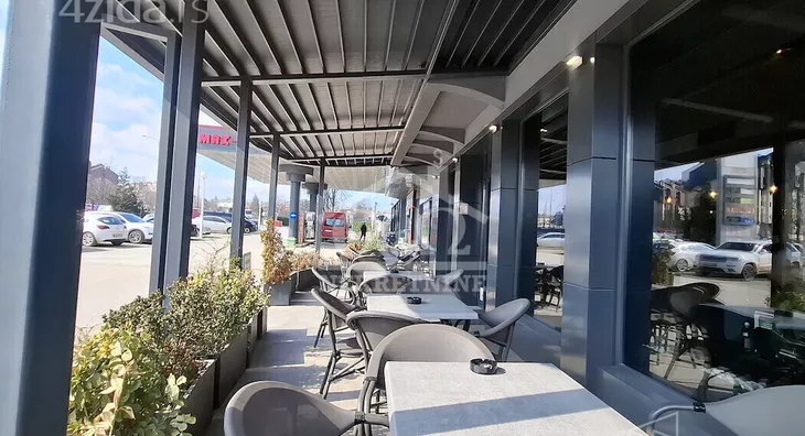 Poslovna zgrada | 4zida