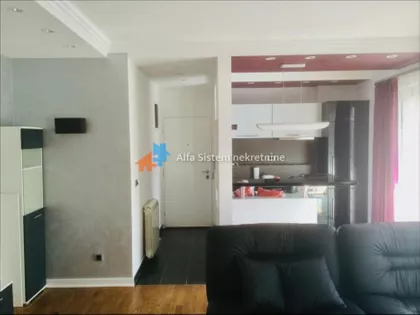 Vukov Spomenik | 4zida.rs