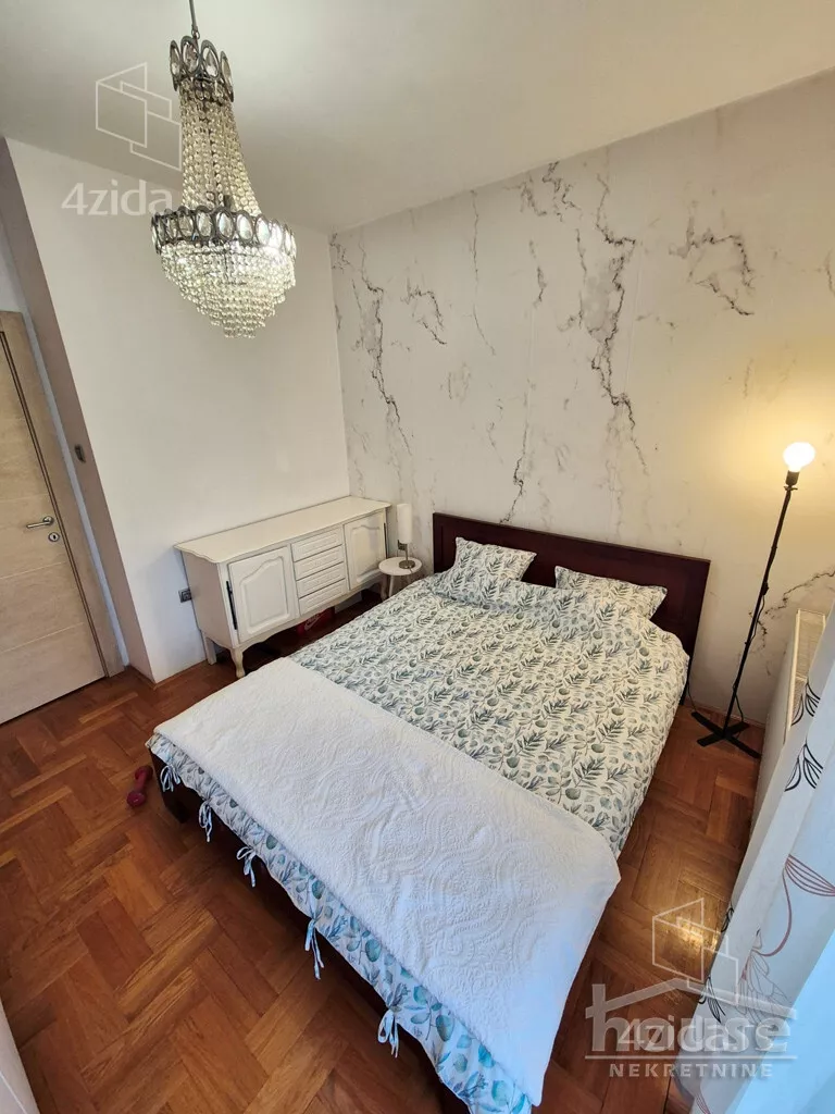 Šestosoban stan | 4zida