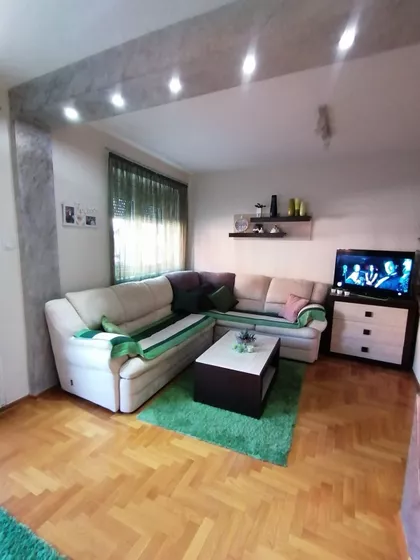 Toplice Milana 10 | 4zida.rs