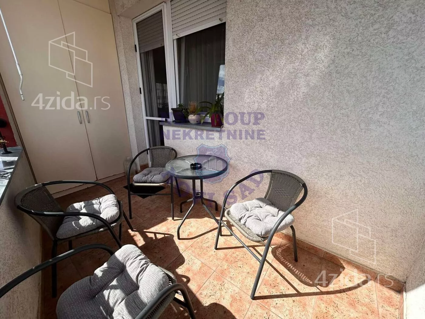 Troiposoban stan | 4zida