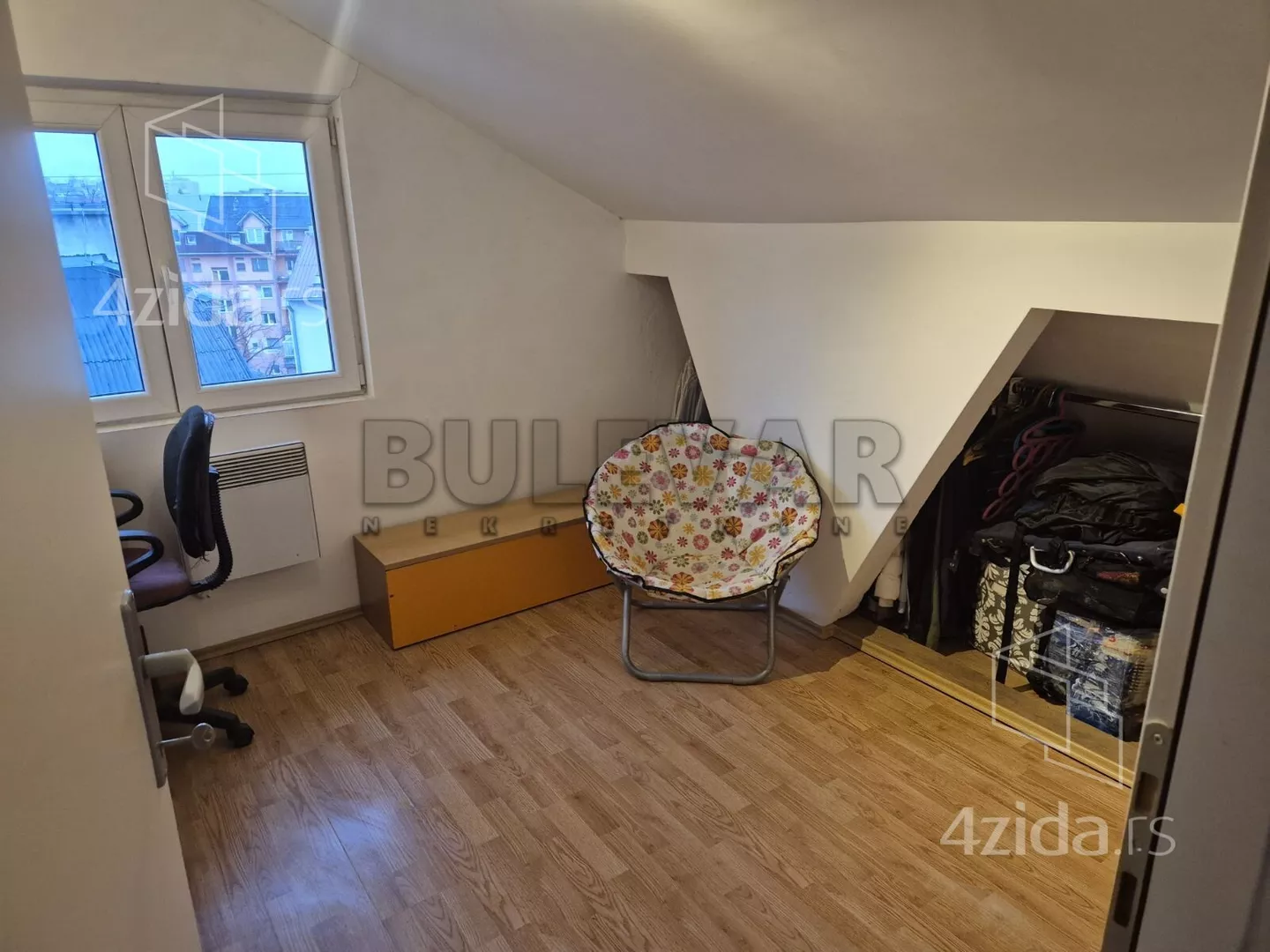 Troiposoban stan | 4zida