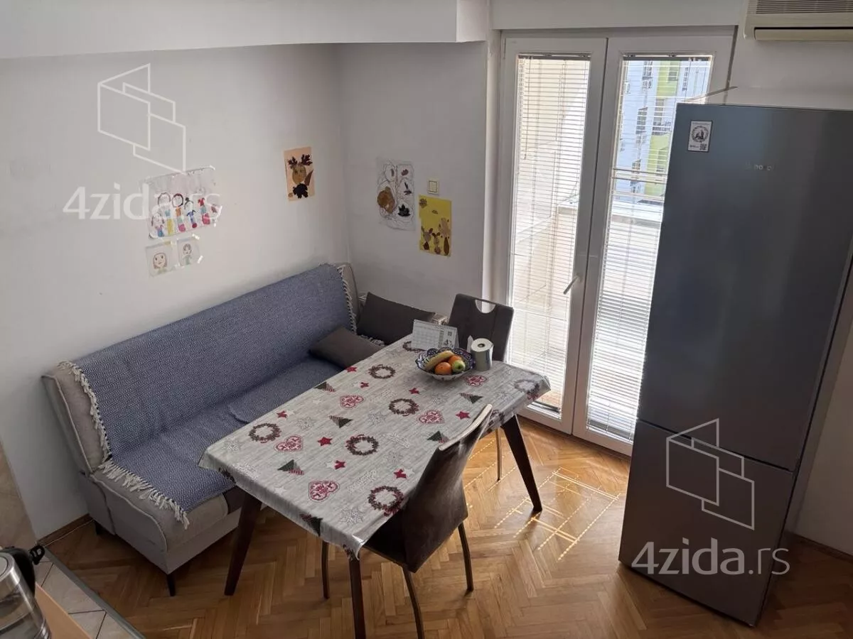 Troiposoban stan | 4zida