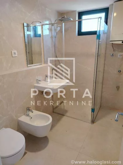 Autokomanda | 4zida.rs