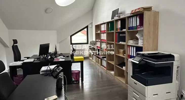 Poslovna zgrada | 4zida