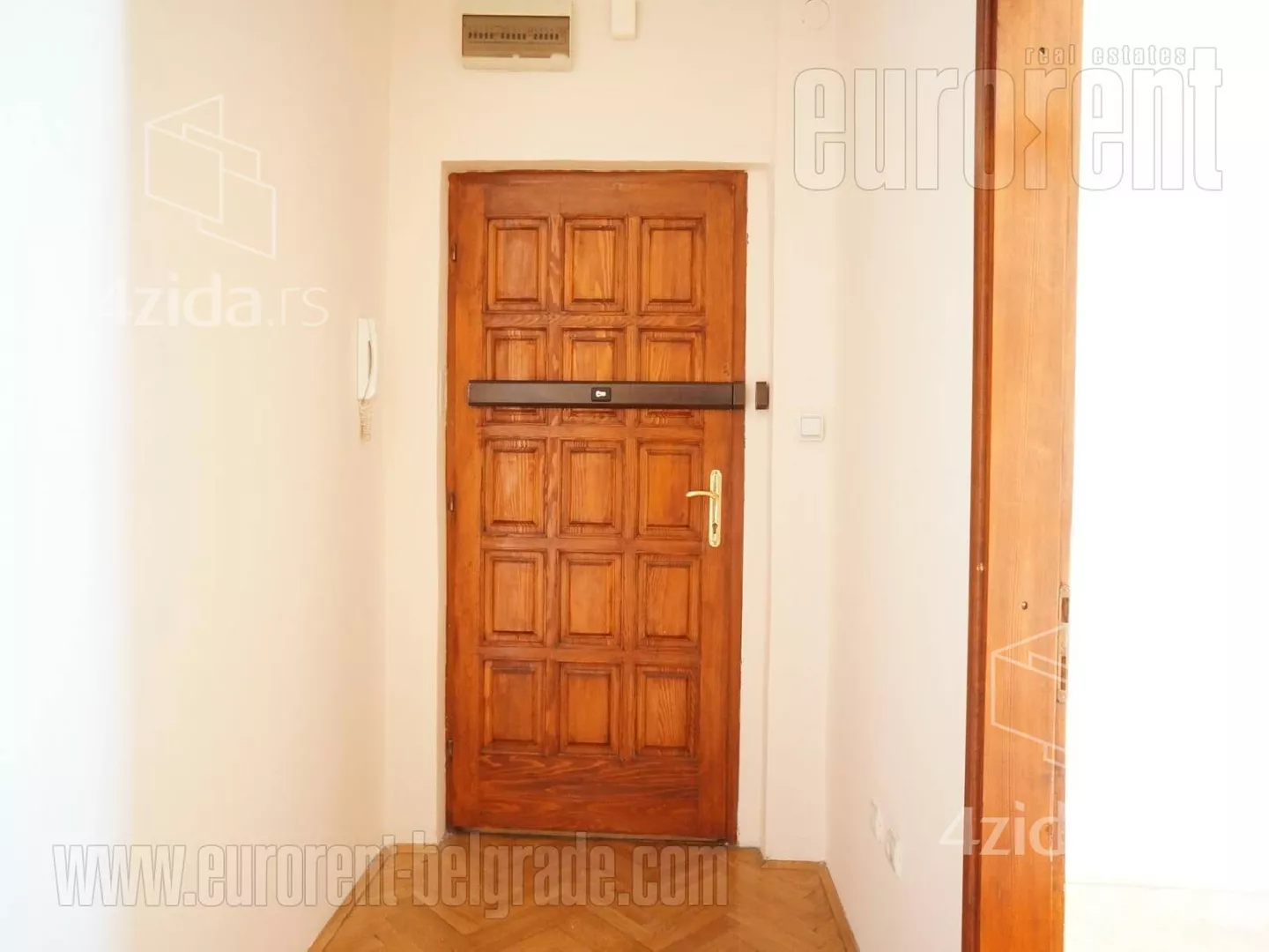 Petosoban stan | 4zida