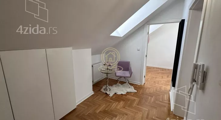 Četvoroiposoban stan | 4zida