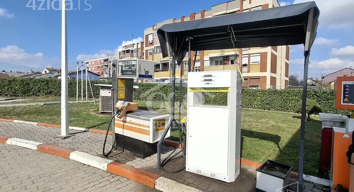 Poslovna zgrada | 4zida