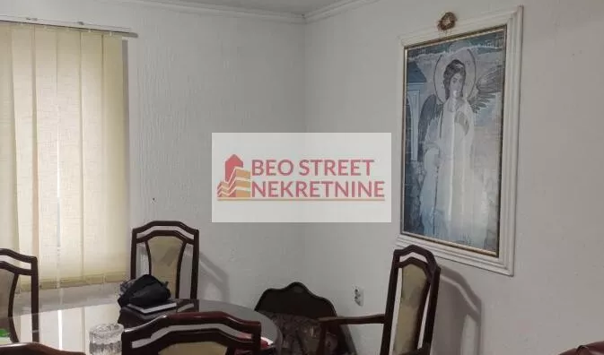 Poslovna zgrada | 4zida