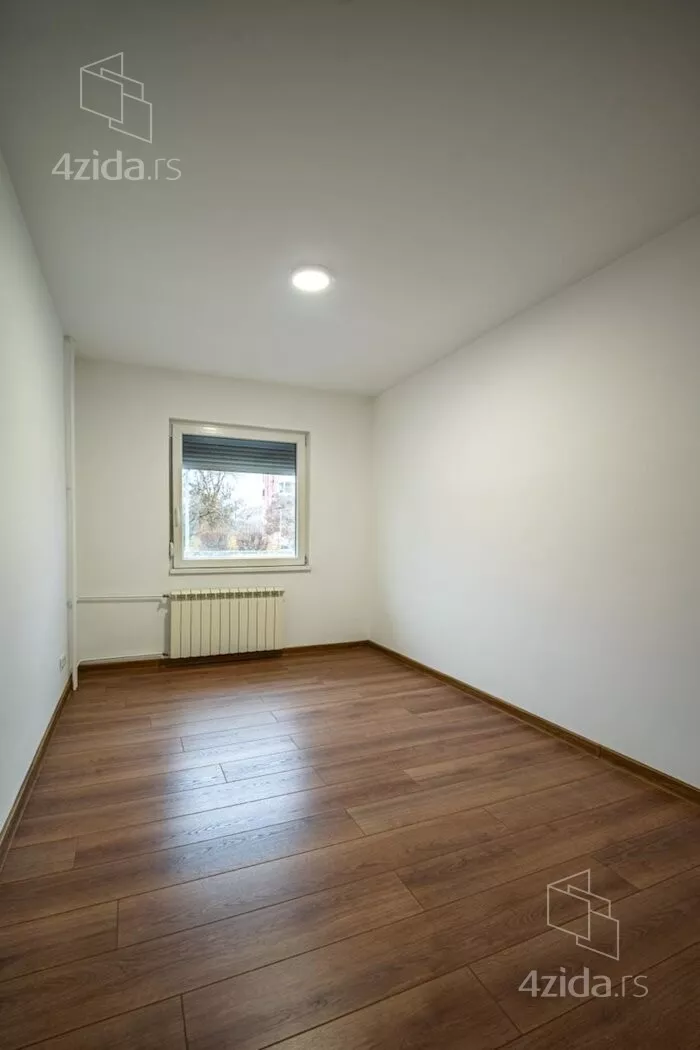 Četvoroiposoban stan | 4zida