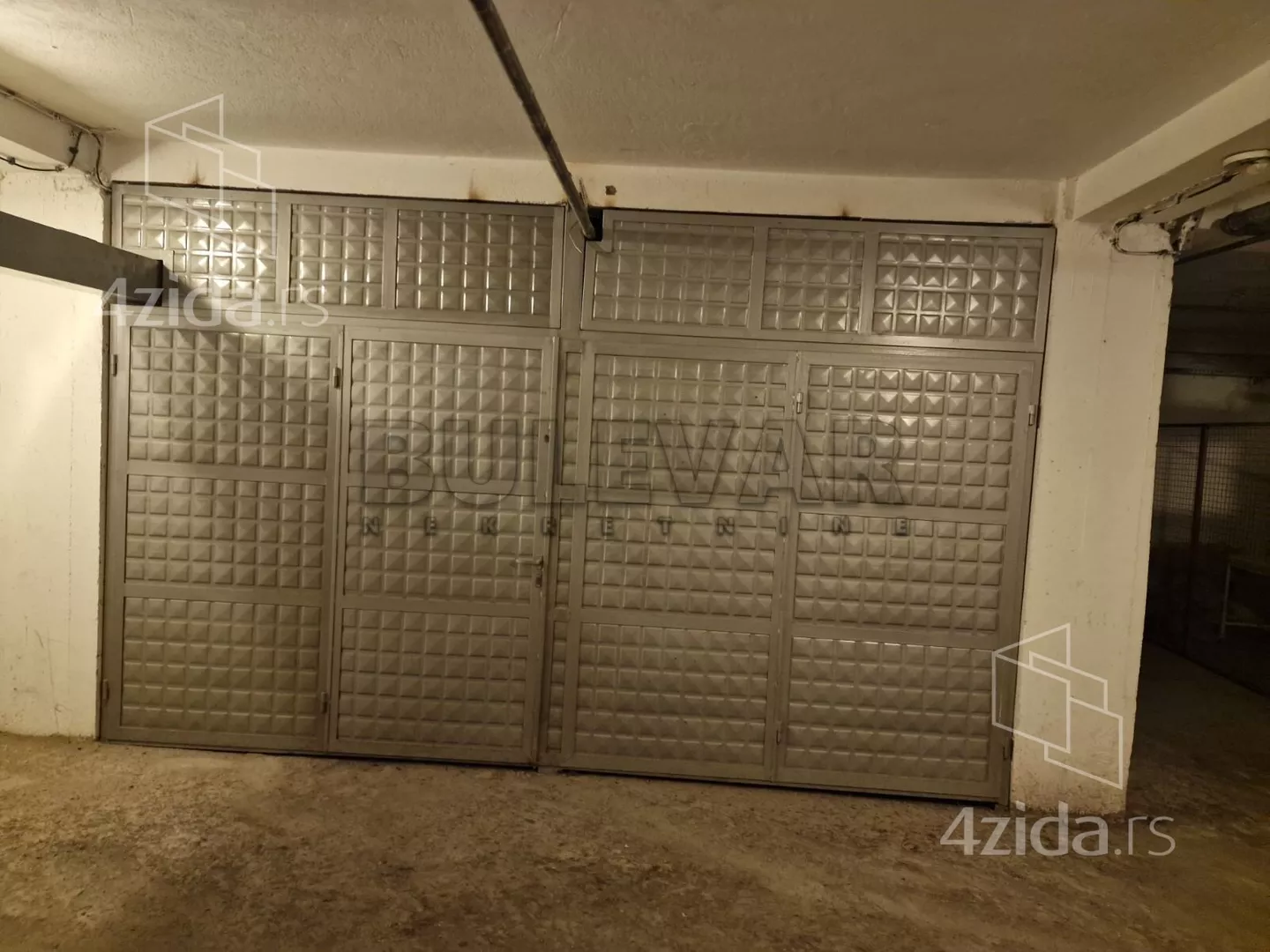 Garaža | 4zida