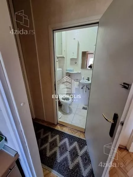Četvoroiposoban stan | 4zida