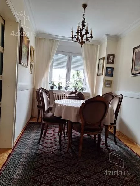 Četvoroiposoban stan | 4zida