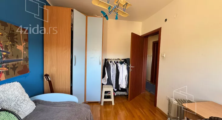 Petoiposoban stan | 4zida