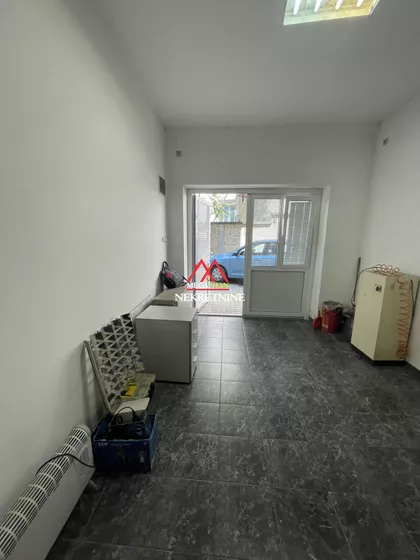 Trg Komenskog | 4zida.rs