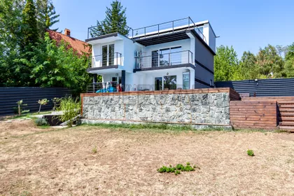 Petra Božovića | 4zida.rs