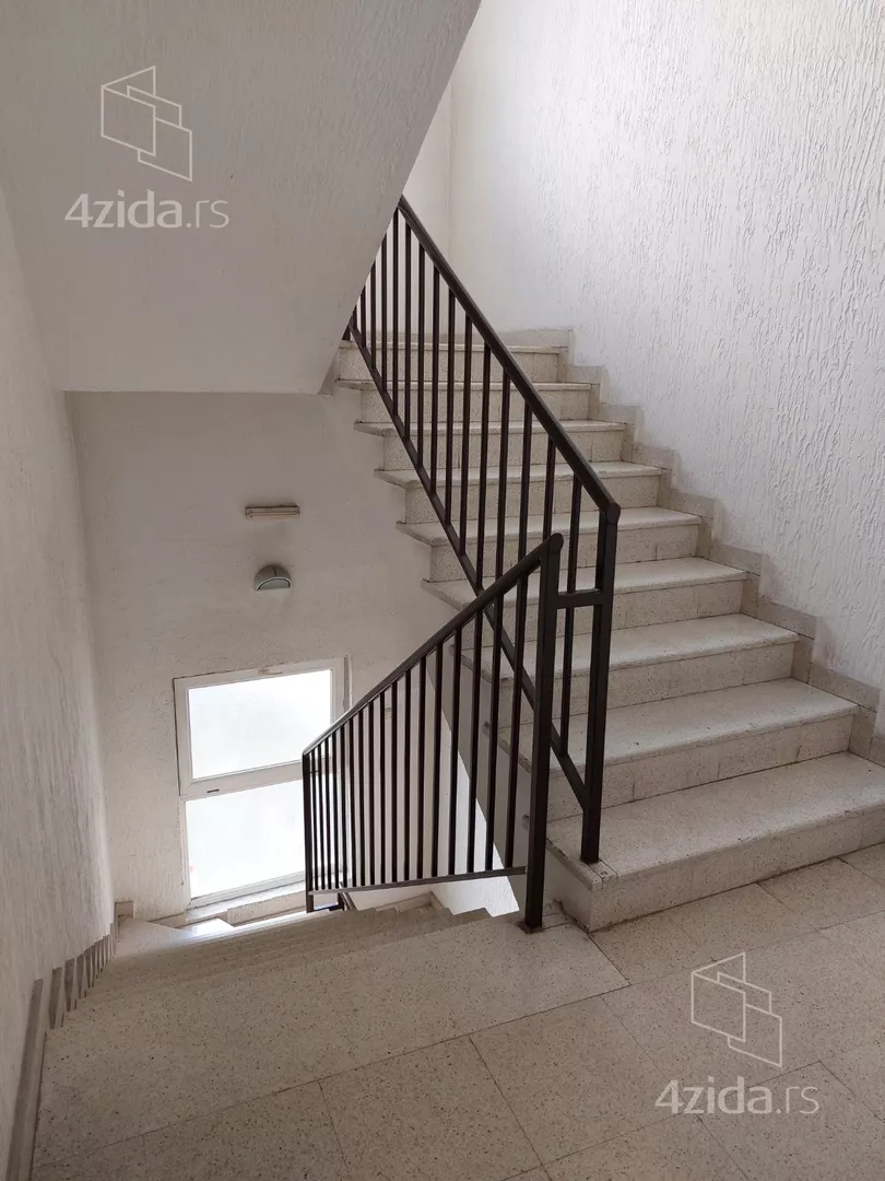 Četvoroiposoban stan | 4zida