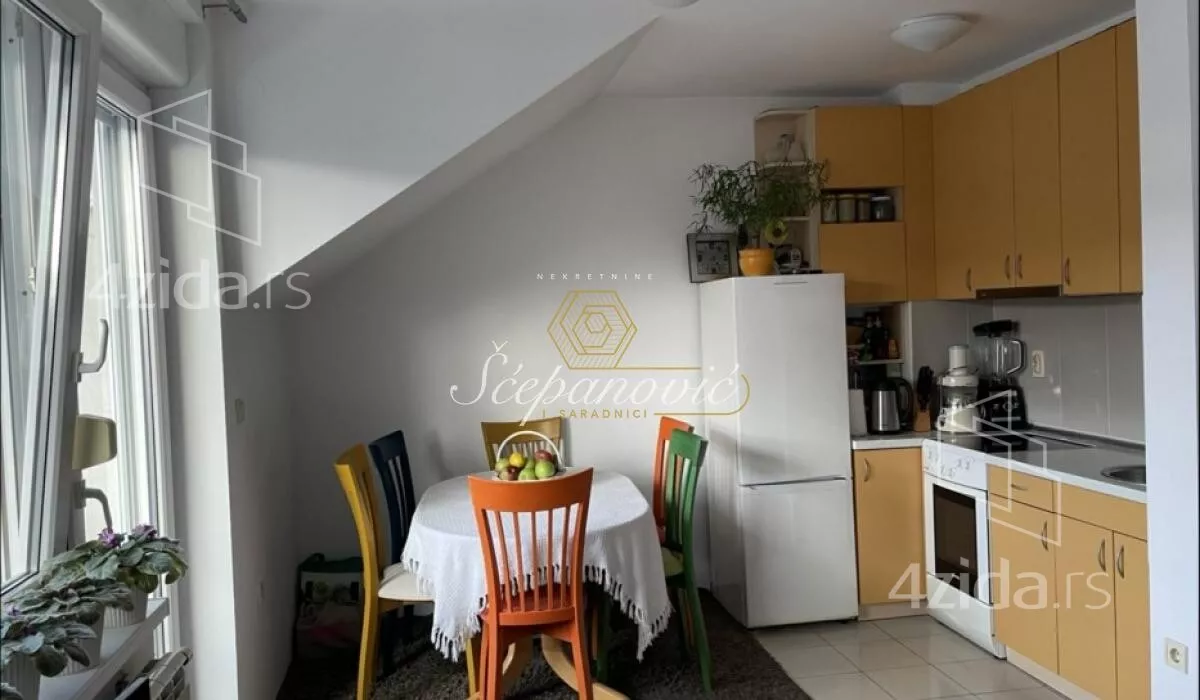 Dvoiposoban stan | 4zida