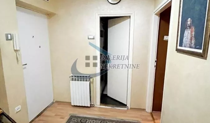 Šestosoban stan | 4zida