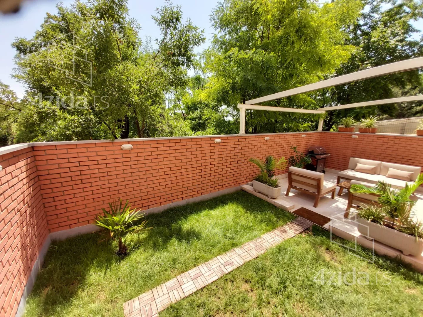 Petosoban stan | 4zida