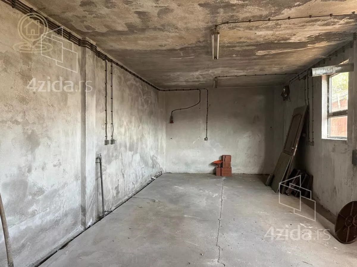 Plac | 4zida